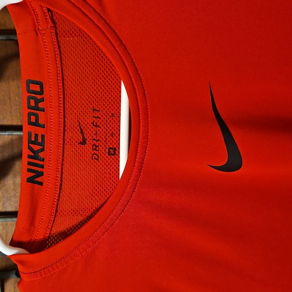Nike Pro Men's Red Shirt Size Medium - Picture 3 of 6